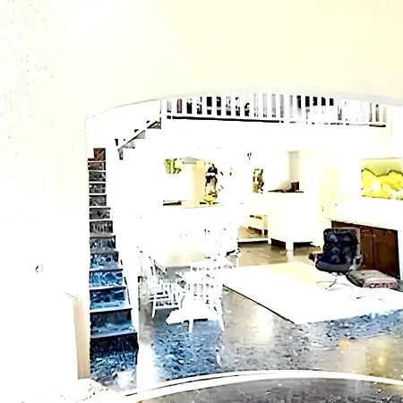 Villa Charmante A Porto-Vecchio Avec Vue Sur La Montagne. * Porto-Vecchio (Corsica)