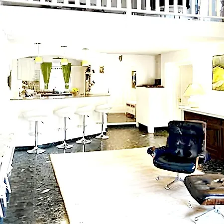 Villa Charmante A Porto-Vecchio Avec Vue Sur La Montagne. * Porto-Vecchio (Corsica)