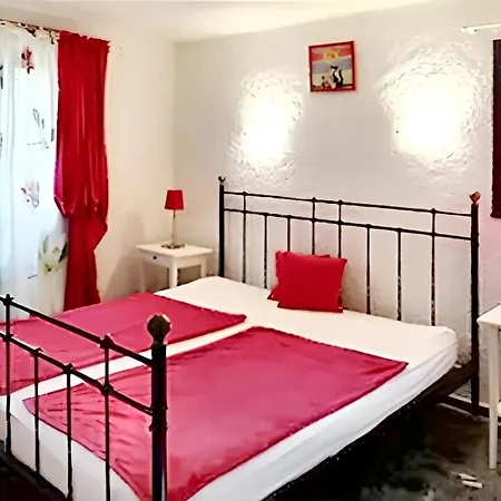 Villa Charmante A Porto-Vecchio Avec Vue Sur La Montagne. Porto-Vecchio (Corsica)