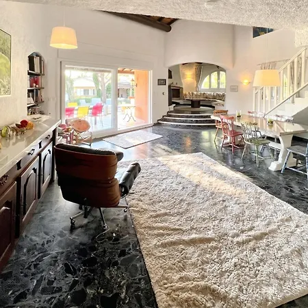 Villa Charmante A Porto-Vecchio Avec Vue Sur La Montagne. Villa *